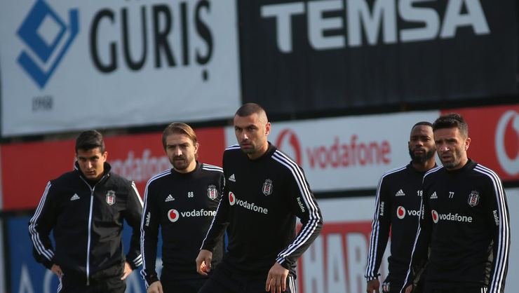 <h2>Beşiktaş’ın kaptanları ortak kararı yönetime iletti</h2>