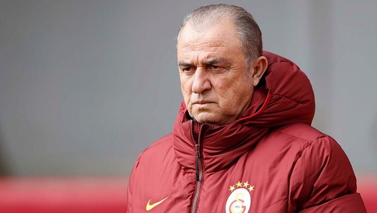 <h2>Fatih Terim hastaneden takımı takip ediyor!</h2>