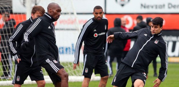 <h2>SERGEN YALÇIN’DAN ZOR SEÇİM</h2>
