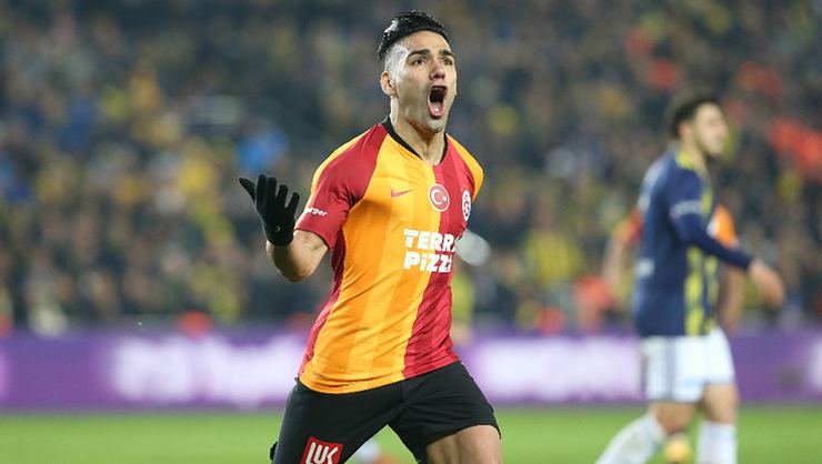 <h2>Galatasaray’da yönetim takıma baskı yapıyor!</h2>