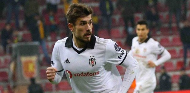 <h2>Menajeri Beşiktaş’ı UÇK’ya şikayet etti</h2>