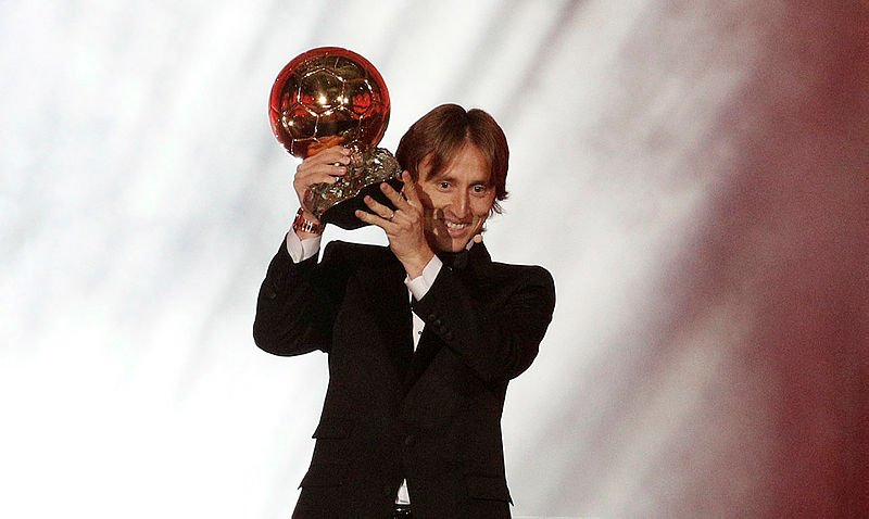 <h2>MODRIC’E ÖVGÜ</h2>