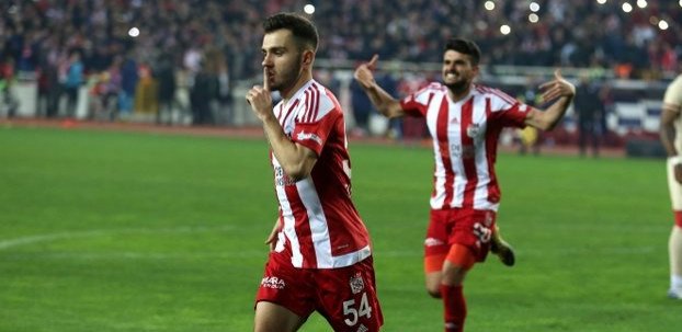 <h2>Emre Kılınç’tan Galatasaray’a Onyekuru şartı</h2>