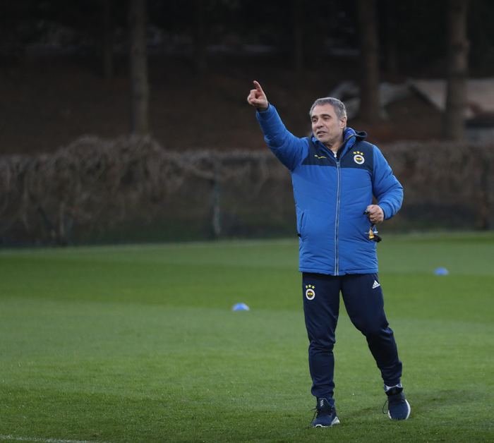 <h2>Ersun Yanal’dan flaş sözler: Fenerbahçe ihtiyaç duyarsa...</h2>