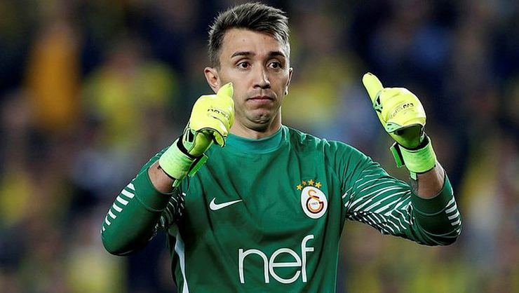 <h2>Galatasaray’da Muslera gözünü Fenerbahçe’nin rekoruna dikti!</h2>