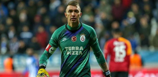 Galatasaraylı Muslera’ya Arjantin’den yeni teklif