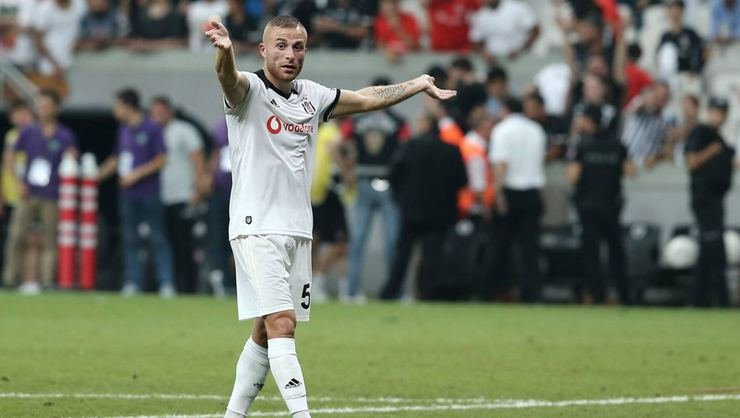 <h2>Sergen Yalçın Gökhan Töre’nin Beşiktaş’a transfer edilmesini istedi!</h2>
