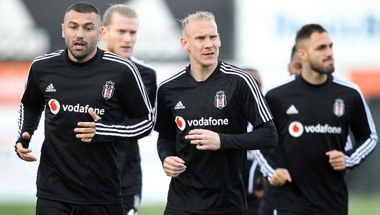 <h2>Vida Beşiktaş’ta kalacak mı? Menajeri açıkladı</h2>