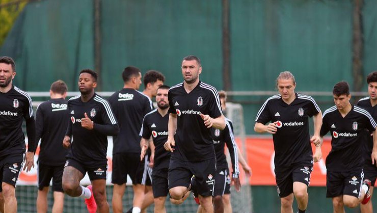 <h2>BEŞİKTAŞ’TA MAAŞ KESİNTİSİ</h2>