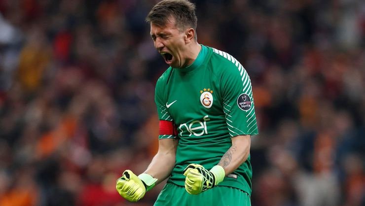 <h2>MUSLERA’NIN YERİNE ADAYLAR</h2>