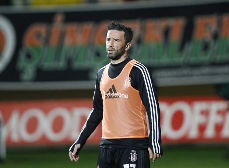 <h2>BEŞİKTAŞ’TA GÖKHAN GÖNÜL KRİZİ</h2>