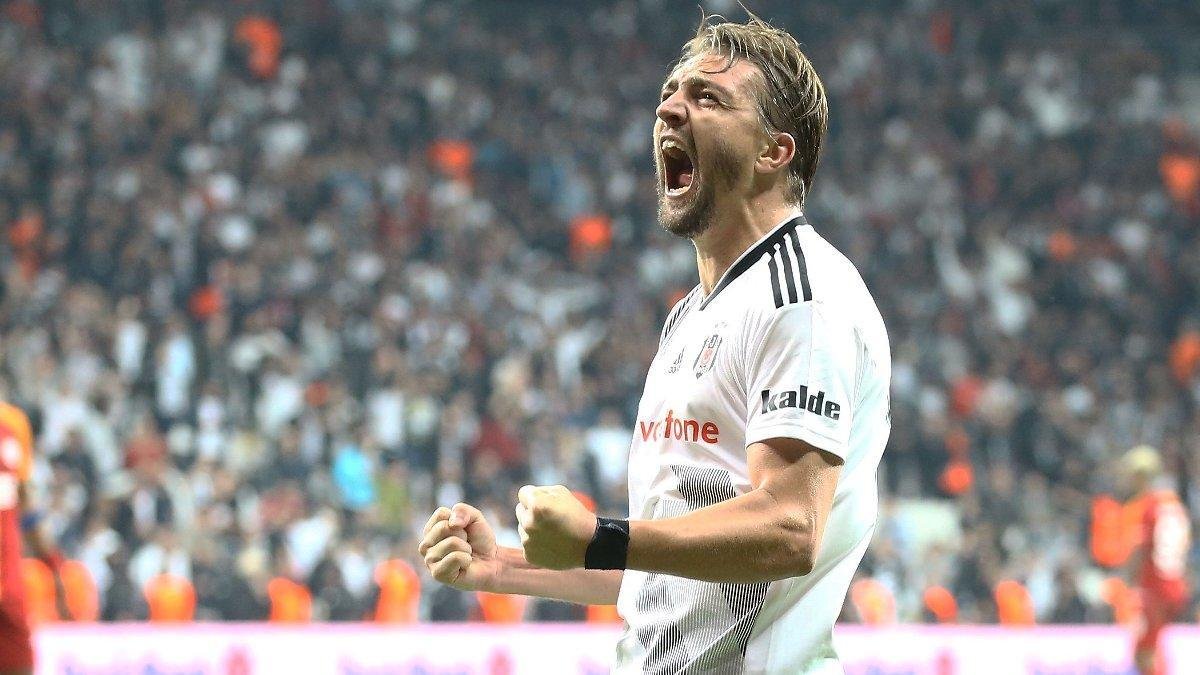 <h2>CANER ERKİN AYRILMA KARARI ALDI</h2>