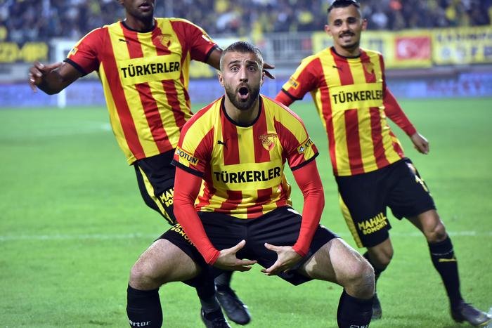 <h2>FENERBAHÇE’DEN ALPASLAN ÖZTÜRK HAMLESİ</h2>