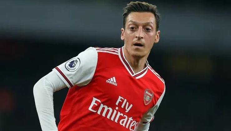 <h2>MESUT ÖZİL’DEN TRANSFER AÇIKLAMASI</h2>