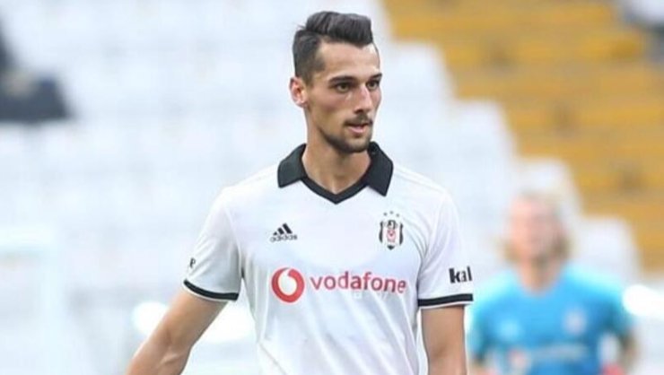 <h2>ALPAY ÇELEBİ AYRILIYOR</h2>