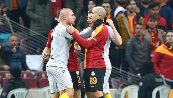 <h2>GÖKHAN TÖRE, BEŞİKTAŞ’I SEÇTİ</h2>