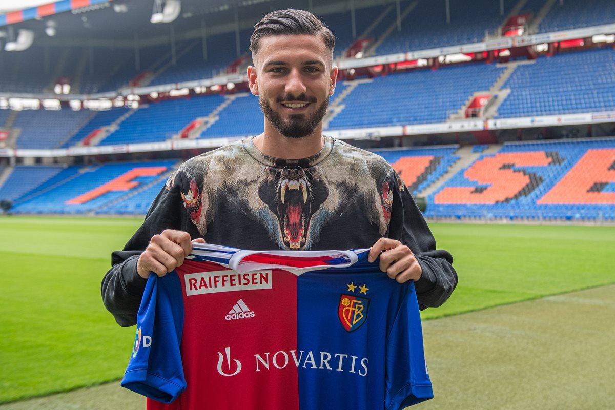 <h2>FENERBAHÇE YENİ TRANSFERİ AÇIKLADI</h2>