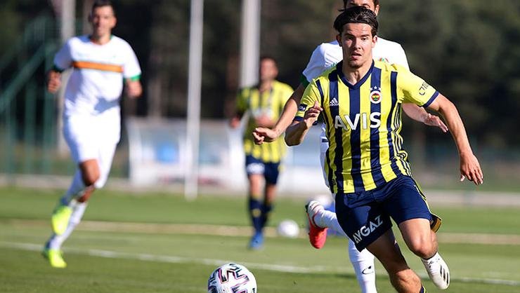 <h2>FENERBAHÇE’DE 1 FORMA, 3 ADAY</h2>