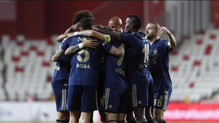 <h2>FENERBAHÇE TARİHİ REKOR PEŞİNDE</h2>