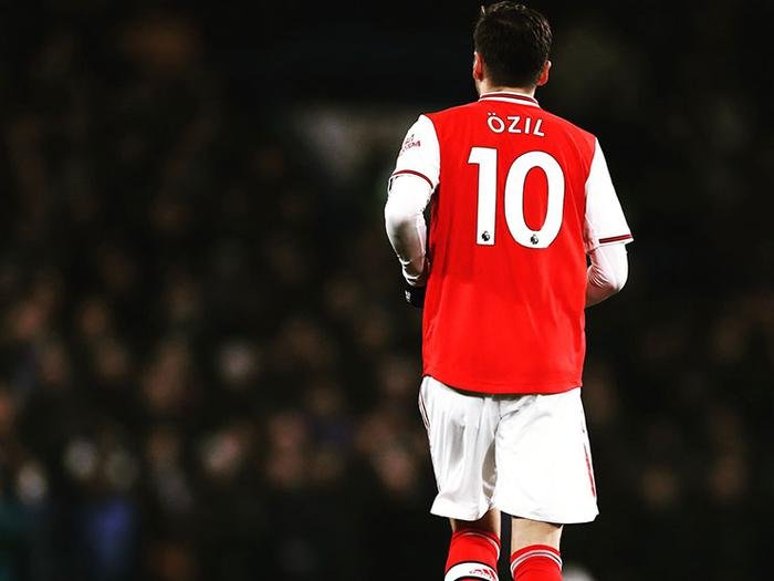<h2>MESUT ÖZİL İÇİN TRANSFER İDDİASI</h2>