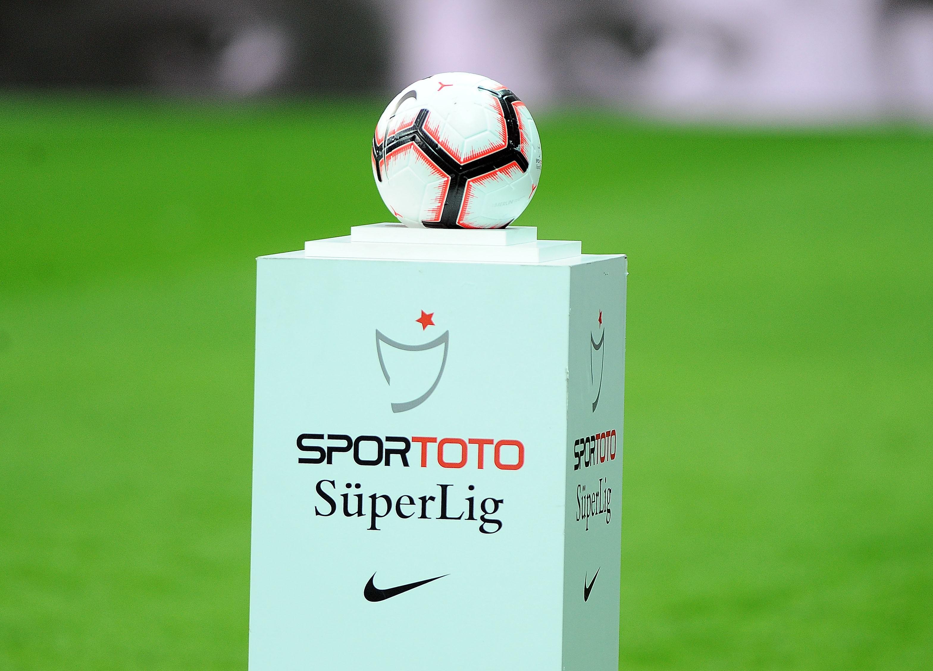 'Sokağa çıkma yasağı futbolcuları etkileyecek mi?