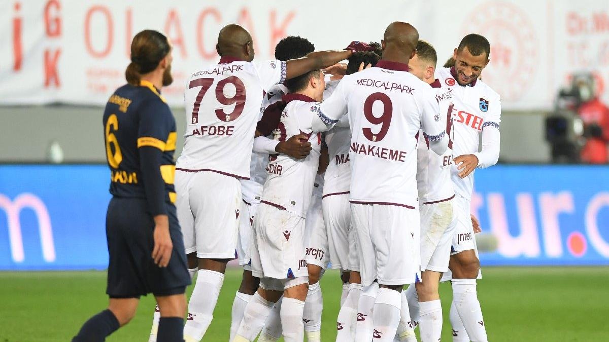 26 MAÇ 36 PUAN TRABZONSPOR