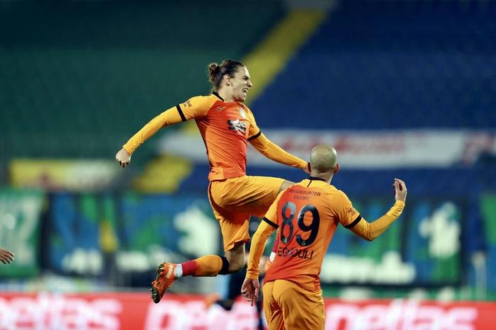 <h2>TAYLAN ANTALYALI’YA SÜRPRİZ TALİPLER</h2>