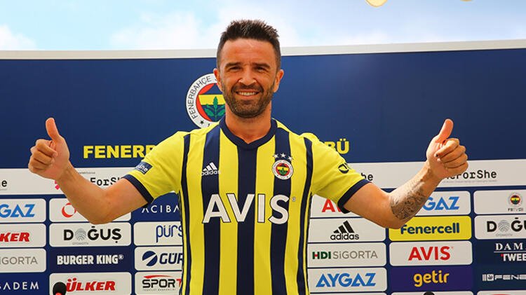 <h2>GÖKHAN GÖNÜL’DEN FLAŞ KARAR</h2>
