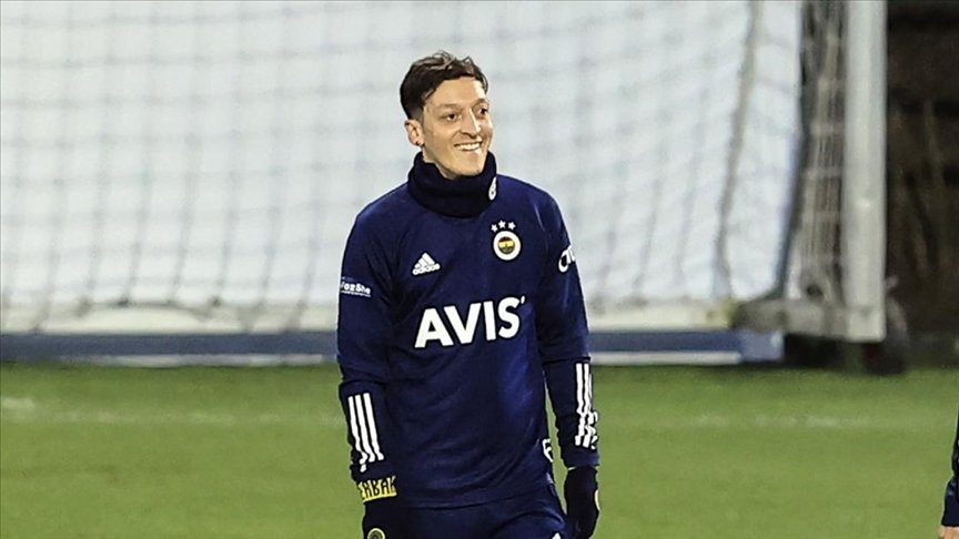 <h2>MESUT ÖZİL İLK 11’E GİRİYOR</h2>