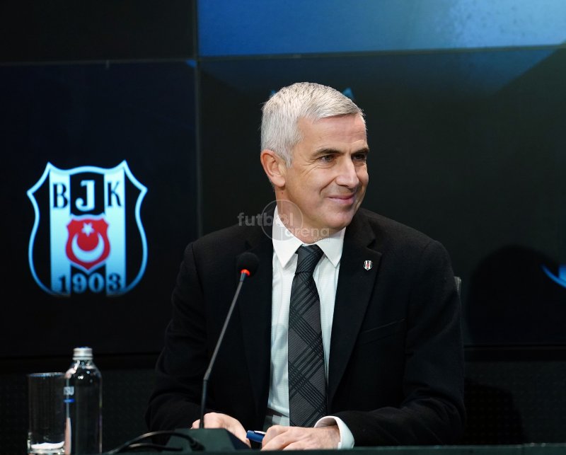 'Beşiktaş & Önder Karaveli İmza Töreni (13 Ocak 2022)