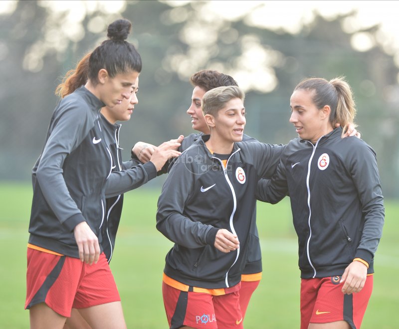 'FutbolArena, Galatasaray-Fenerbahçe kadın futbolu derbisinde