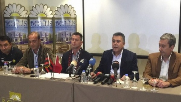 Eskişehirspor'da ikinci Skibbe dönemi başladı