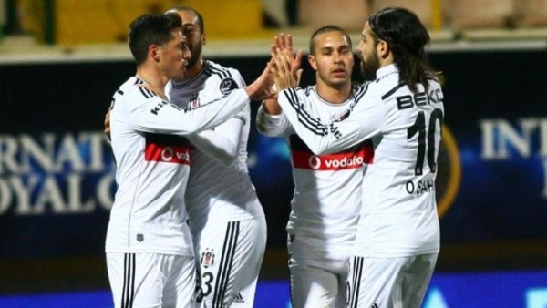 Beşiktaş'ta neşeli antrenman