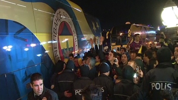 Fenerbahçe'ye Karabük'te coşkulu karşılama