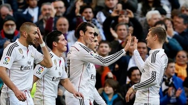 Real Madrid 10 kişiyle fark attı 