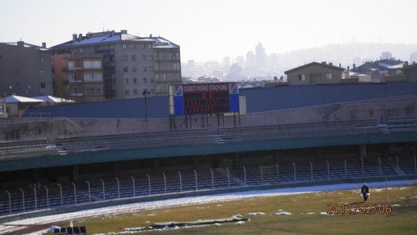 Cebeci stadı ne yıkılıyor, ne onarılıyor! Harabeye döndü