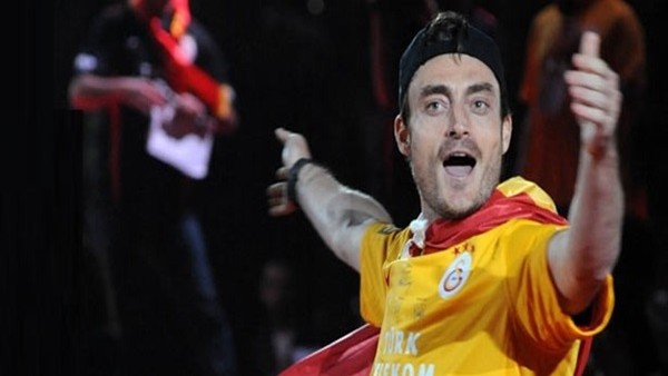 Albert Riera içkiyi kumarı bırakıp futbola döndü!