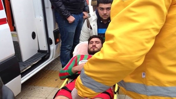 Amatör maçta olay! Taraftarlar futbolculara saldırdı...