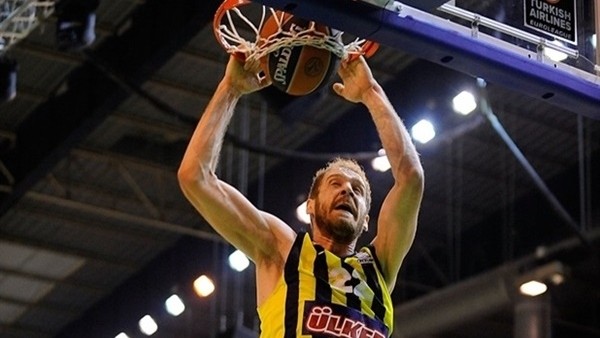 Fenerbahçeli oyuncunun Porsche'si çalındı