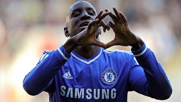 Chelsea taraftarı Demba Ba'yı unutamıyor