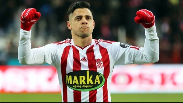 Cicinho beklemede