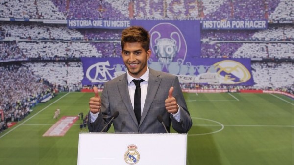 Real Madrid, yeni transferini basına tanıttı