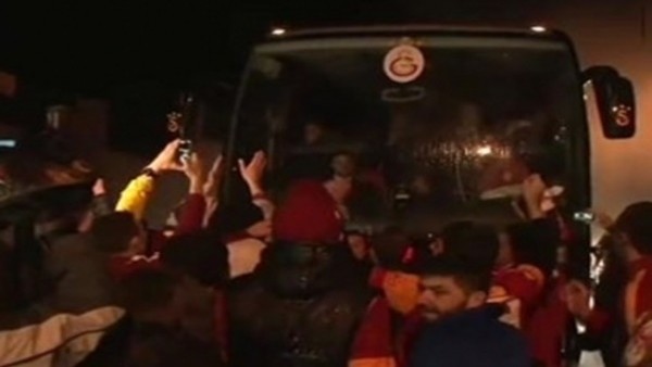 Galatasaray'a Florya'da coşkulu karşılama