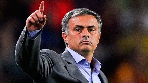 Jose Mourinho'dan Figo'ya destek