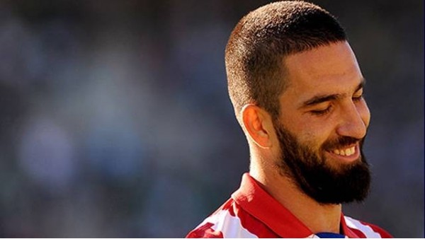 Arda Turan'dan yetiştiği kulübe şampiyonluk primi verecek
