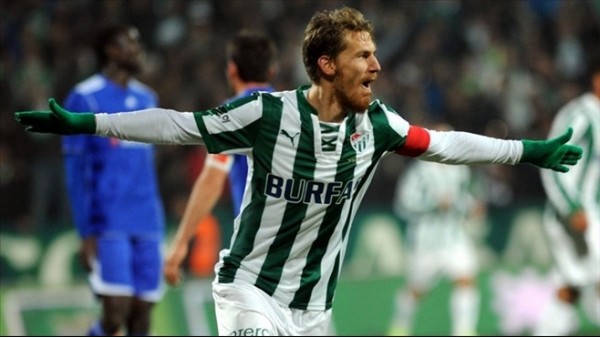 Galatasaray, mecburen Serdar Aziz'e döndü