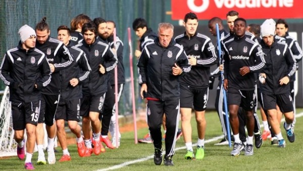 Beşiktaş 4 eksikle çalıştı