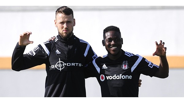 Beşiktaşlılar ekran başına! 3 yeni isim de sahada