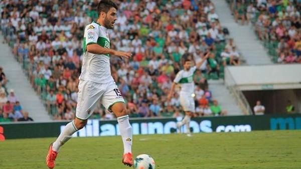 Aston Villa, Carles Gil'i kadrosuna kattı