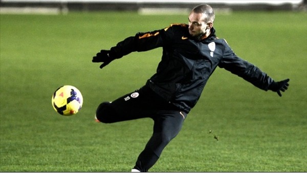 Fedakar Sneijder!